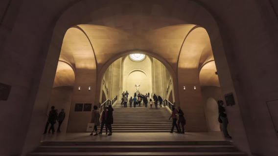 Paris: Tur mendalam sebelum penutupan Museum Louvre atau tur singkat di pagi hari (termasuk tiket masuk)