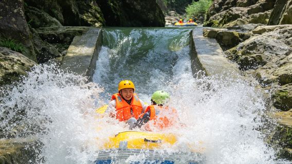 清源玄鎮水王国日帰り旅行｜オプションでラフティング／オールインクルーシブツアー／スリル満点のキャニオニング／複数地点から出発可能