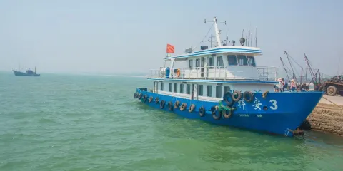 山東日照遊艇中心豪華遊艇包船/帆船體驗/包船出海捕魚/釣魚艇近海海釣(親子家庭團建出遊首選)