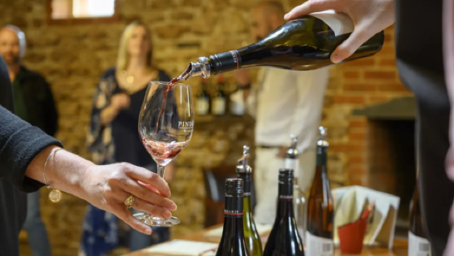 1-day tour to Barossa with wine tasting, lunch and chocolate factory in South Australia including Adelaide transfers