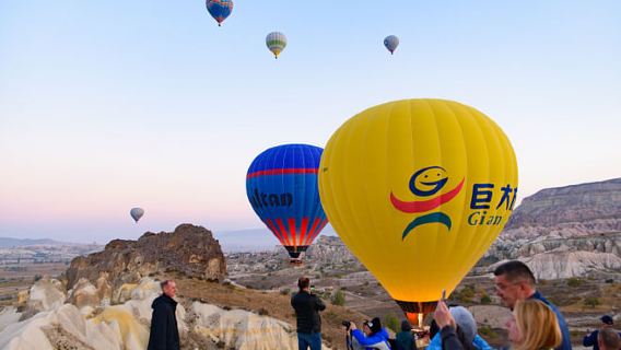 Cappadocia: Sunrise Hot Air Balloon Watching Experience