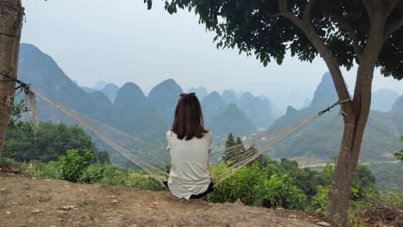 1-Day Guilin Tour to Reed Flute Cave, Xianggong Hill, Bamboo Boat and Night Show