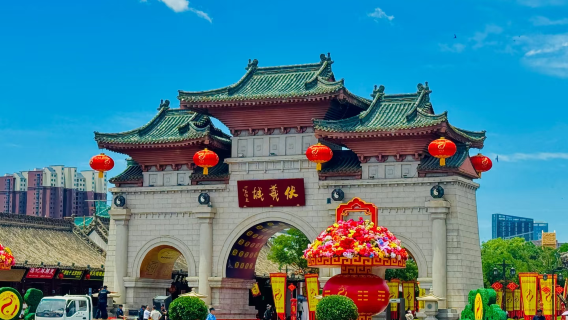 甘肅全境︱導遊/地陪/翻譯︱中文/英語/多語種︱商務出行/景區導覽/旅行陪同/考察/團建