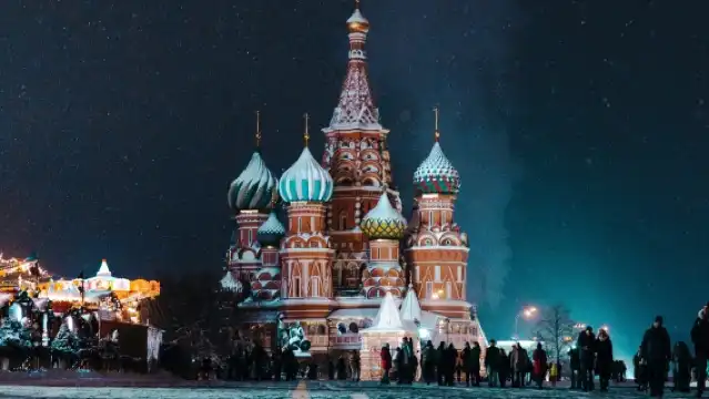 Заказ после консультации / Москва, Московский Кремль, Собор Василия Блаженного, улица Арбат, аэропорт / Трансфер от точки до точки / Гид-водитель для путешествий и экскурсий / Услуги персонального транспорта