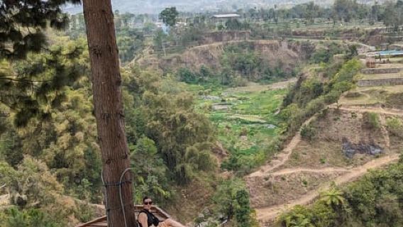 Yogyakarta : Nepal Van java & Kedung Kayang waterfall trip
