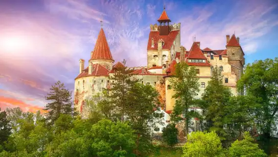 Bucharest: Castles, Carpathians & Brasov Premium Group Tour