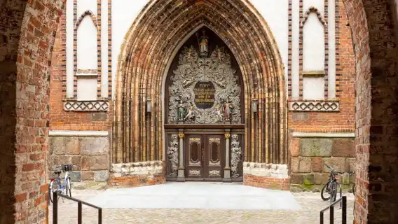 Stralsund: Old Town Highlights Private Walking Tour