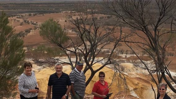 Winton: Dinosaur Stampede and Carisbrooke Station Day Tour