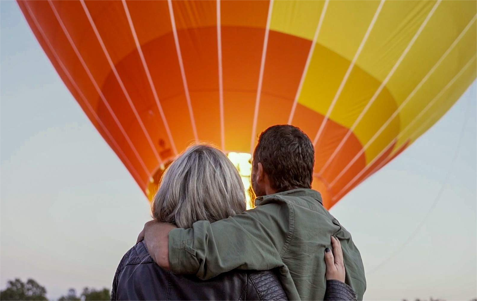 Esperienza in mongolfiera a Cairns "Hot Air" con volo di 40-60 minuti per ammirare l'alba (include tasse e oneri + trasferimento dall'hotel opzionale)