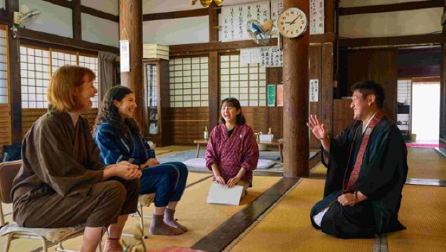 Wandeltocht naar tempels en het lokale leven met een monnik bij Kyoto