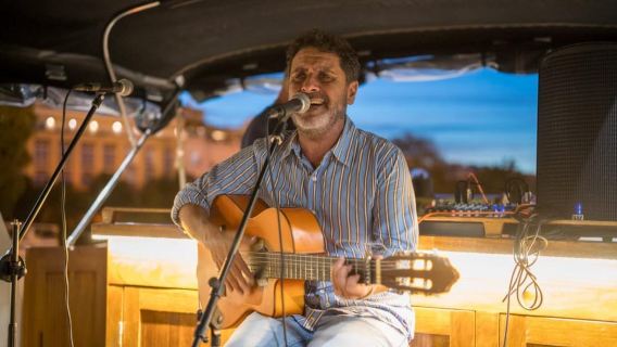 Севилья: живая музыка фламенко, круиз на яхте, тапас и напитки