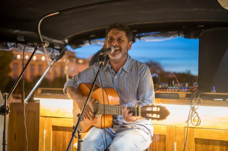 Siviglia: crociera in yacht con musica flamenco, tapas e drink