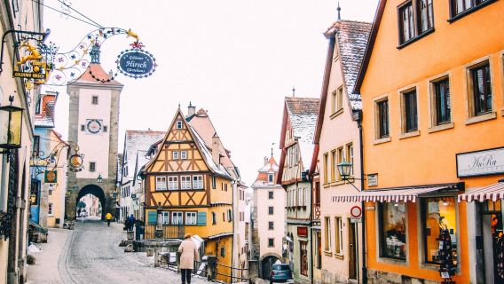 德國維爾茨堡主教宮+羅騰堡老城一日遊/上門接送/10小時包車