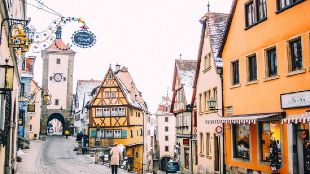 1-day tour to The Residenz and Old Town in Wurzburg with door-to-door pickup and 10-hour private charter