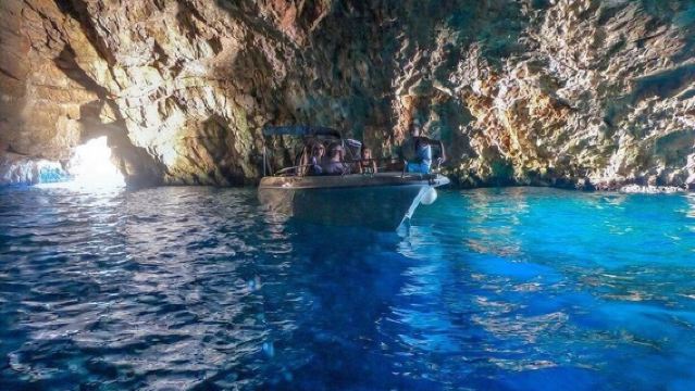 Exklusive 3-stündige Tour: Blaue Grotte in Kotor, Mamula & Unsere Liebe Frau vom Felsen mit Schwimmen