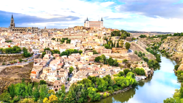 Toledo + Segovia Historic City Tour with Alcazar Castle and Cathedral Admission Ticket