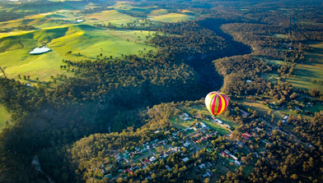 Vuelo en globo aerostático al amanecer en el Valle de Camden, Australia