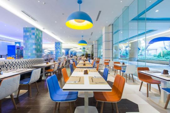 [Tiket Cepat] Voucher Sarapan Buffet untuk 2 Orang/3 Orang/Keluarga di Emperor Penguin Restaurant, H