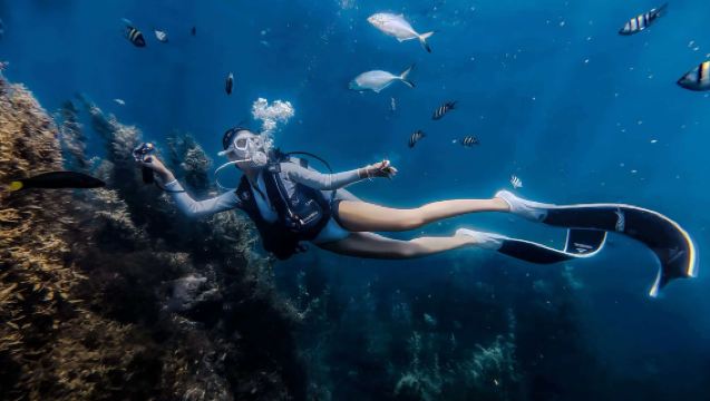 Sanya DSD Premium Viral Photography Diving (All-Inclusive Package)