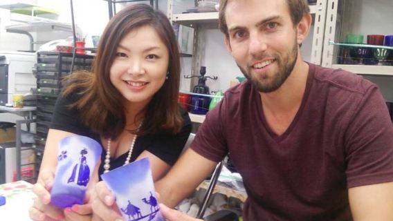 Glass craft sandblasting headquarters classroom - sand-carved glass workshop experience to create your unique Japanese souvenir!