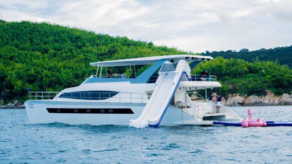 芭達雅出海三島一日遊暹羅獵戶座遊艇｜浮潛海釣玩樂滑梯