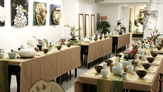 Guangzhou Cantonese art space | Cantonese art workshop (Cantonese opera exhibition + mother-of-pearl and kingfisher feather handicraft)