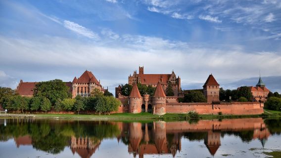 Eropah Poland Poznan Taman Belakang Istana Rogalin + Bandar Lama Berwarna-warni lawatan sehari sewaan peribadi