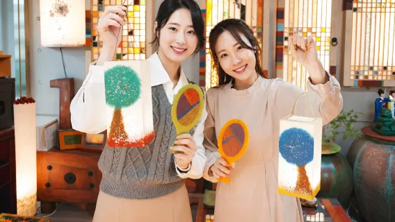 Traditional hanji craftsman hands-on experience and tea ceremony in Incheon (Non-Korean Nationals Only)