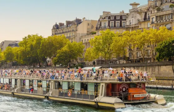 塞納河:埃菲爾鐵塔出發觀光遊船