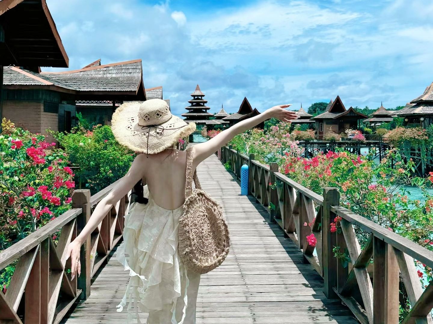 マブール島半日帰りツアー【海釣りにアップグレード可能、人気の水上コテージ+島散策】