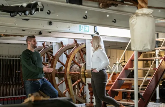 樸次茅夫海軍基地：終極探索之旅成人