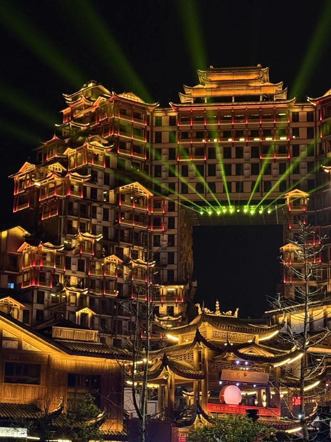 ทัวร์วันแบบ immersive ที่จางเจียเจี้ย เลือกเที่ยวได้ทั้ง 72 ชั้นตึก - อุทยานวัฒนธรรมพื้นบ้านถู่เจีย - วัดเก่าไป๋หยาง - หมู่บ้านโบราณฝูหรงเจิ้น