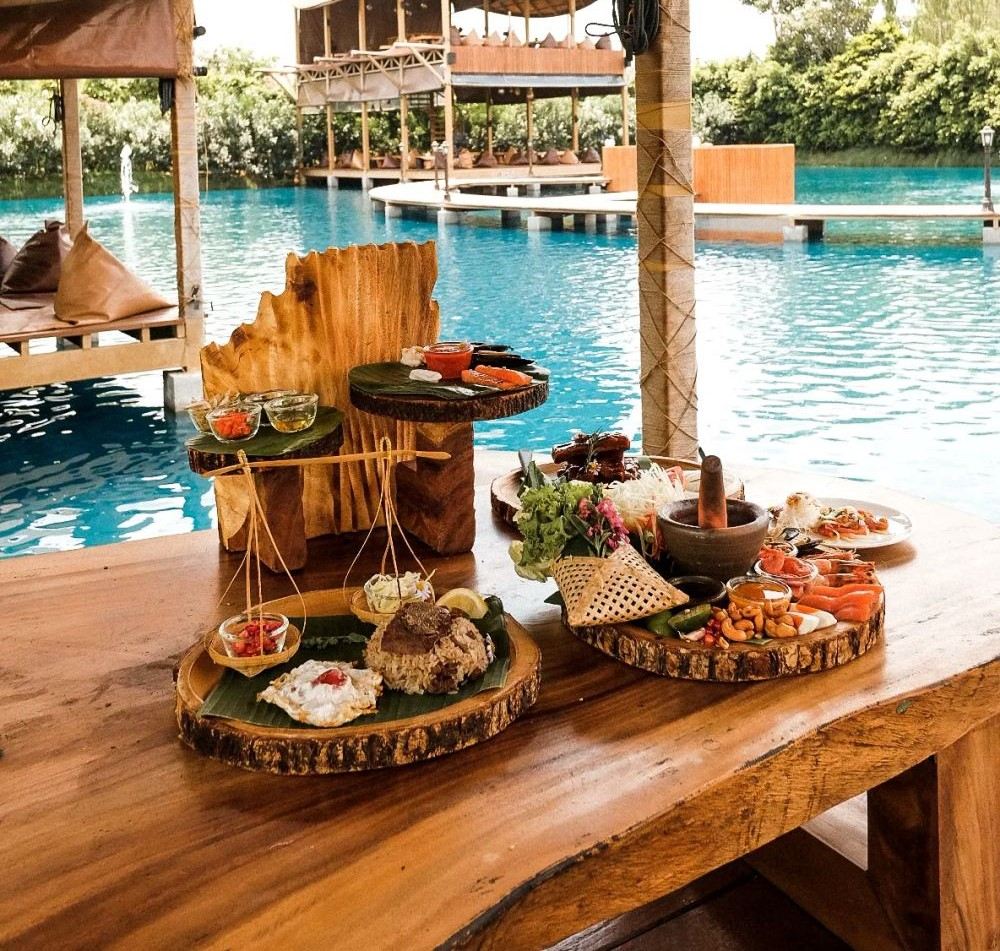 Bangkok's Instagramable Cafe Tour | Famous cafe & Guided Tour & Pick up