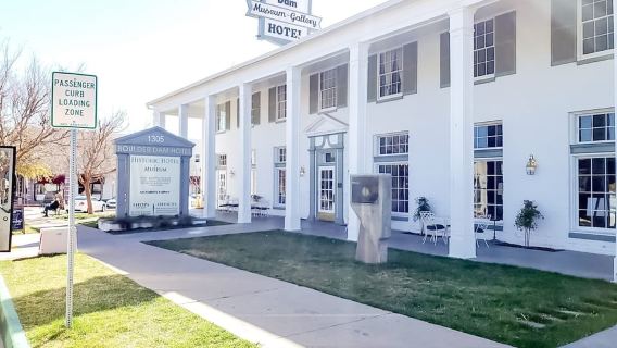 From Las Vegas: Boulder City Self-Guided Tour