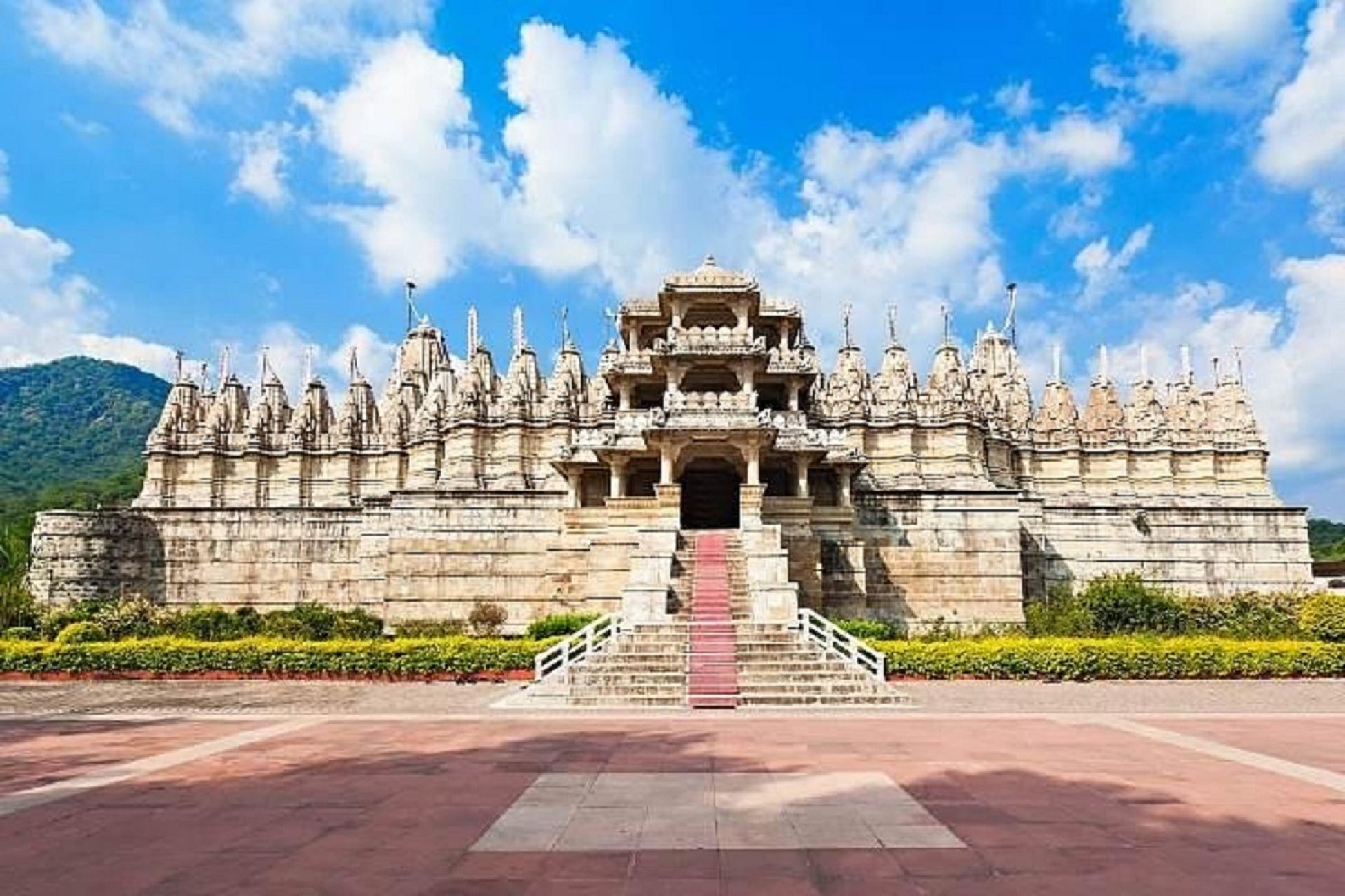 Visit Ranakpur Jain Temple with Private Transfer from Udaipur  to Jodhpur