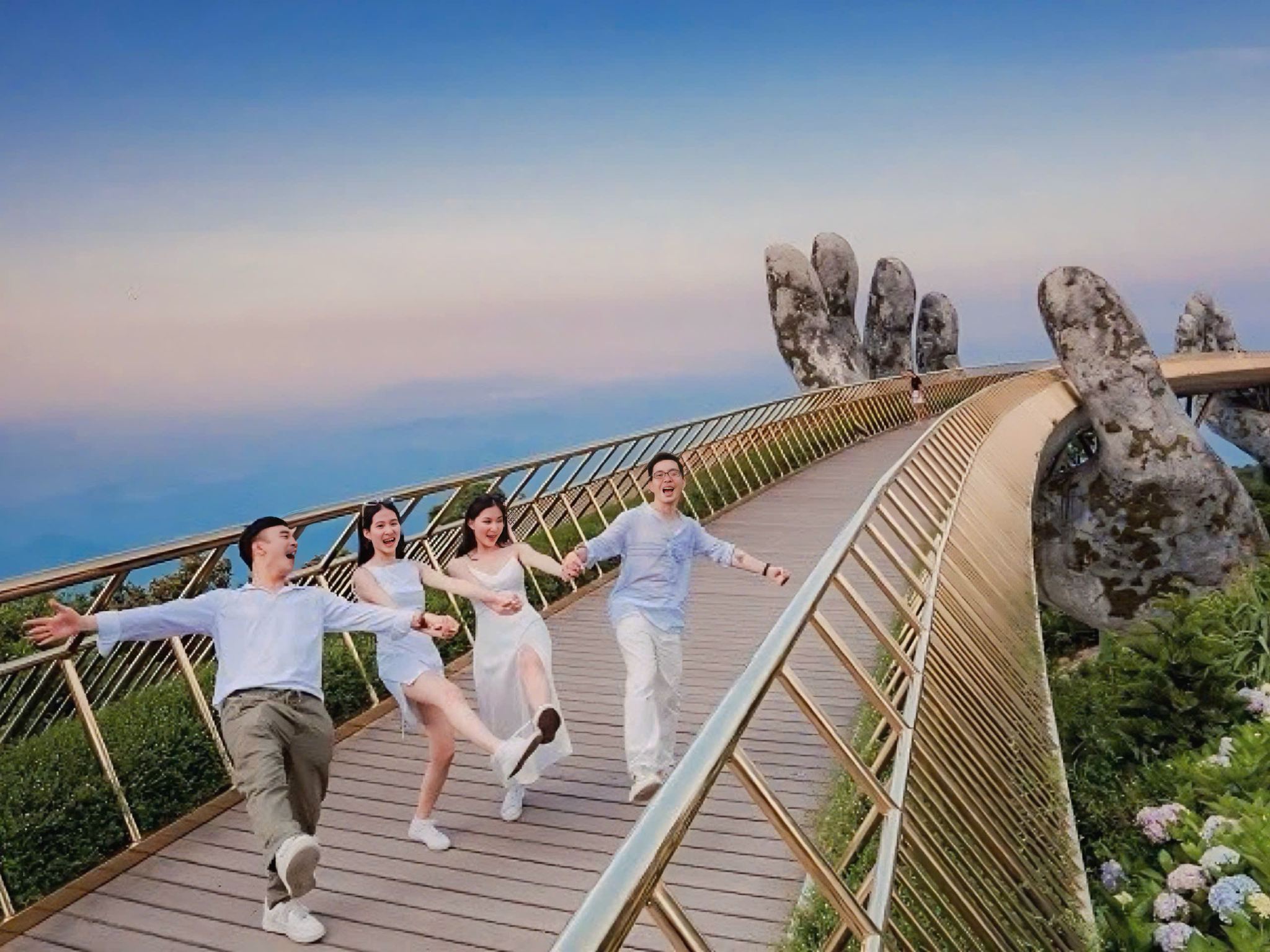 Option Deluxe Small Group | Ba Na Hills - Golden Bridge Full-Day Guided Tour from Da Nang