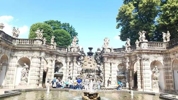 德國科隆大教堂+科隆巧克力博物館+科隆大教堂珍寶館一日遊。