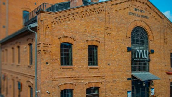 Museo Polaco del Vodka: Visita guiada en inglés + Cata de 4 vodkas