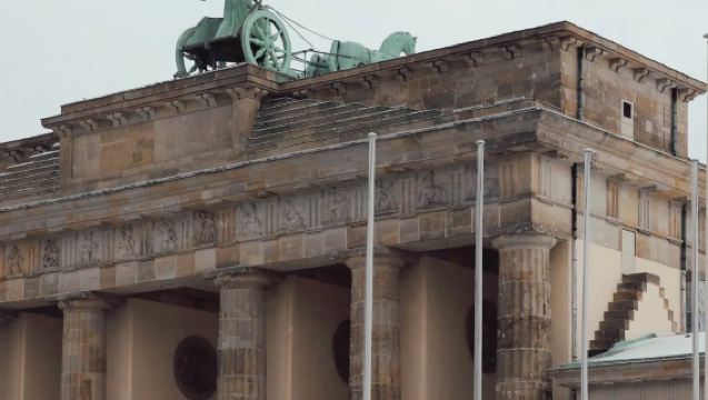 Berlin city center - Charlottenburg Palace - Kurfurstendamm (Kurfurstendam) - Gendarmenmarkt - private charter - top pick