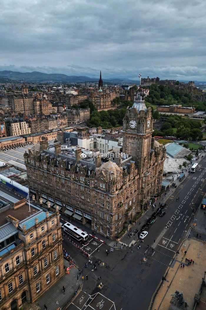 "Edinburgh Journey & Exploring Scottish Castles" Princes Street, Palace of Holyroodhouse, Edinburgh Castle