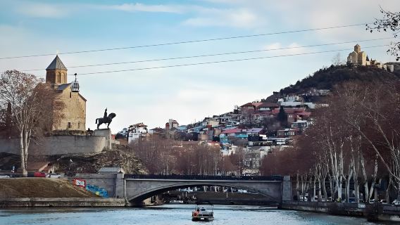 Stadsverkenning in Tbilisi met Engelstalige/Nederlandstalige gids, gecharterde autovervoer, flexibele route