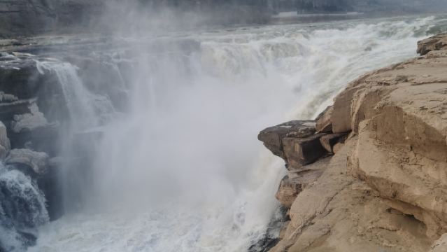 Lawatan Sewa Peribadi ke Air Terjun Hukou, Shaanxi