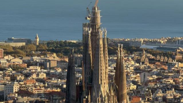 Servicios profesionales de traducción en español/inglés/chino en toda España | Guía turístico acompañante | Acompañamiento para visitas comerciales | Traducción para ferias | Recepción para viajes independientes | Planificación y personalización de itinerarios