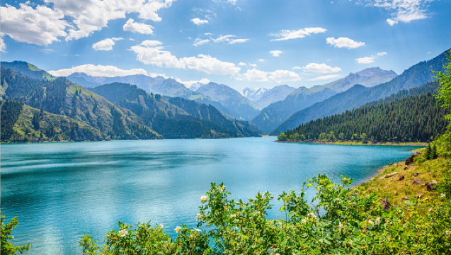 Tour di un giorno al Lago Celeste delle Montagne Tianshan a Urumqi nello Xinjiang con trasporto di andata e ritorno, pasti inclusi e guida in inglese/coreano/giapponese