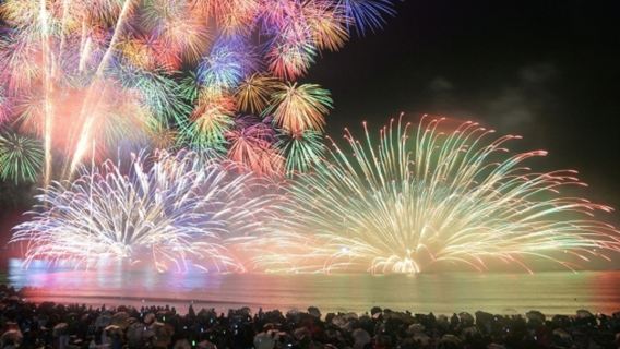 Mikuni Fireworks Festival: VIP Reserved Seating & Scenic Bus Tour from Nagoya