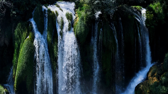 Dubrovnik pergi-balik: Lawatan Sehari ke Jambatan Lama Mostar + Air Terjun Kravice [Sewaan Peribadi Berbahasa Cina]