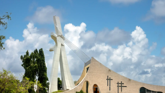 Penterjemahan di Abidjan, Côte d'Ivoire|Perniagaan/pameran + pemandu pelancong tempatan + pemandu pelancong + pengangkutan kenderaan peribadi