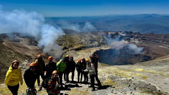 Mount Etna South:Summit Craters Tour in Cable Car & 4x4 Jeep