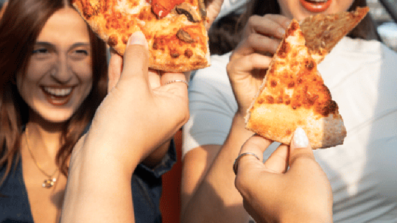 Amsterdam: Pizza Cruise with New York Pizza & Drinks