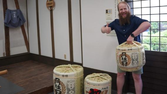 Japanese Sake Breweries Tour in Kyoto Fushimi